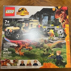 Lego Jurassic World Dominion Set 76951 Pyroraptor and Dilophosaurus Transport